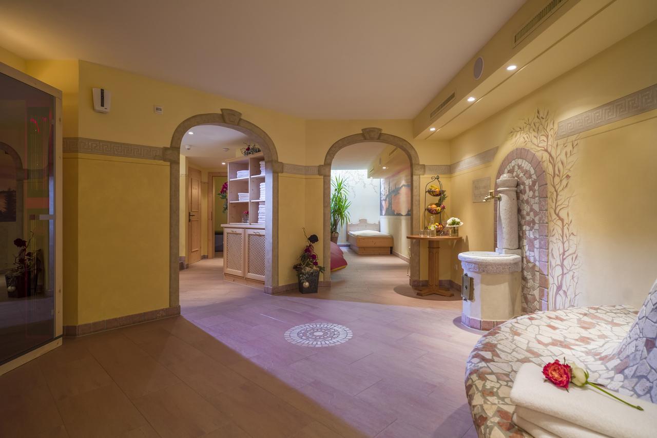 Loipenstubn Hotel Бриксен-им-Тале Екстериор снимка